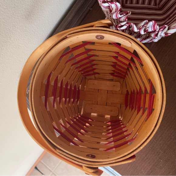 Vintage 1996 Longaberger Handwoven Basket In Excellent Condition - Picture 6 of 9